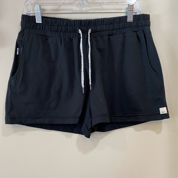 Vuori Halo Performance Short in Black- Size Large. Great condition. - Picture 2 of 8